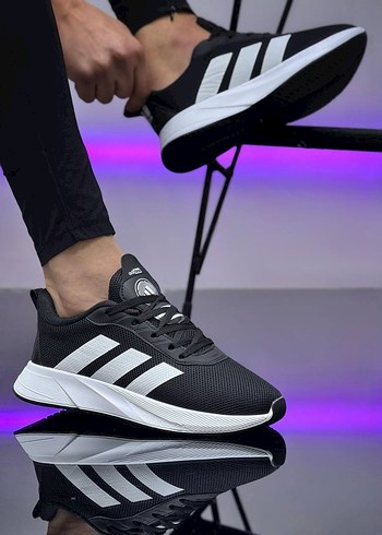 Adidas Siyah Bağcıklı Erkek Spor Ayakkabı