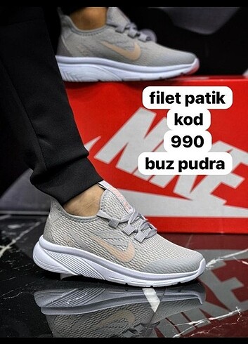 #nike beyaz erkek çocuk ayakkabısı