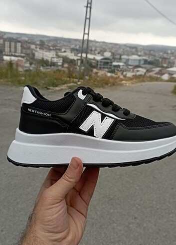 #new balance siyah beyaz Bayan spor ayakkabı