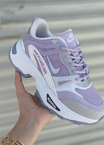 #Nike beyaz Bayan spor ayakkabı 