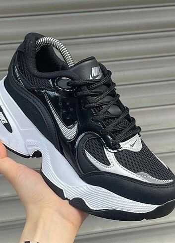 #nike bayan siyah beyaz spor ayakkabı