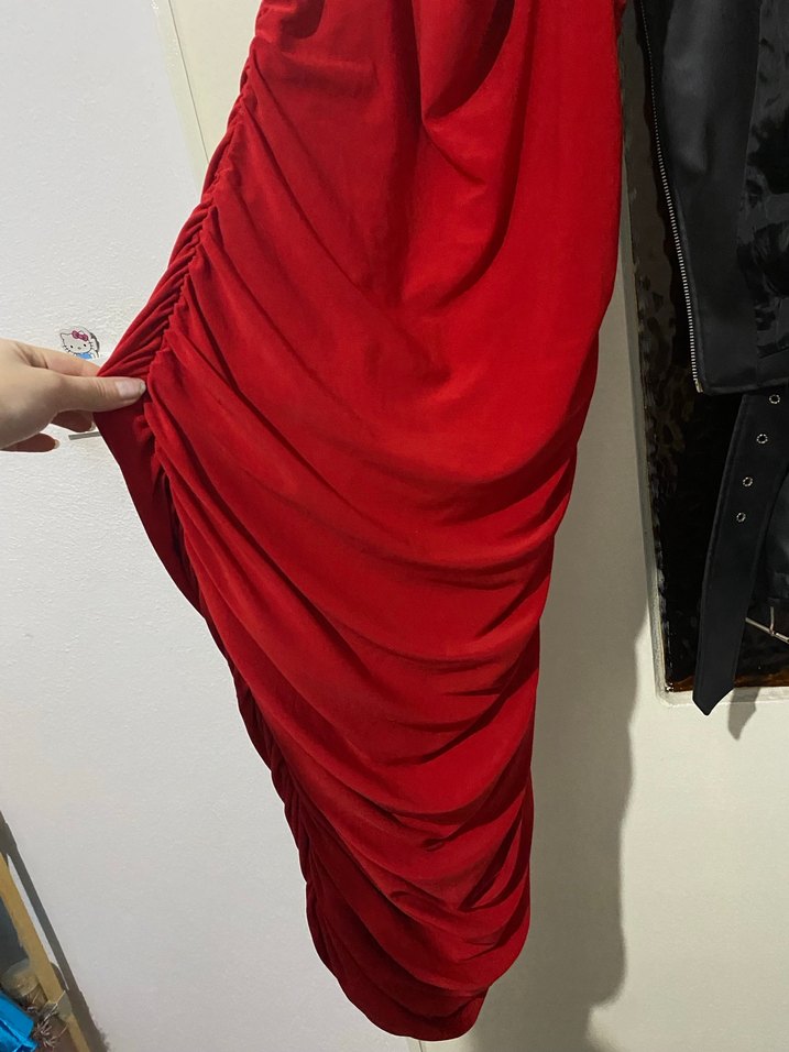 Drapeli Kırmızı Uzun Straplez Elbise - Görsel 5