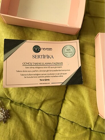 Beden pembe Renk Gümüş lotus kolye