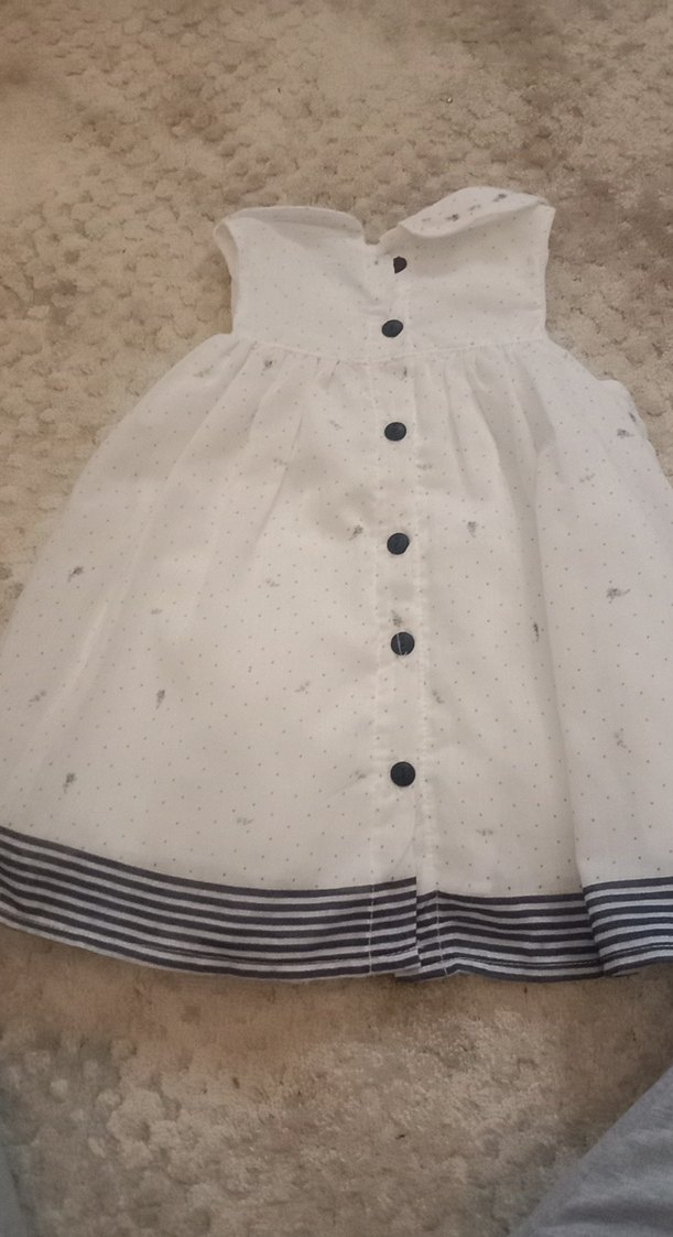 Kız Çocuk Beyaz Nakışlı Kolsuz Elbise - Görsel 2