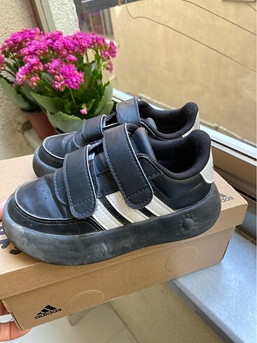 Adidas çocuk ayakkabısı