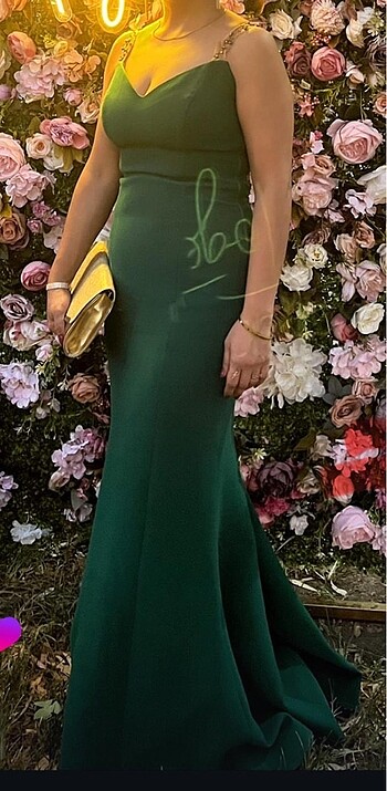 Arkası Kelebek Desenli Zümrüt Yeşili Abiye - Görsel 6