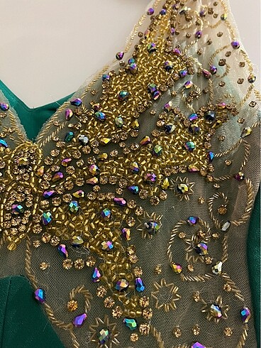 Arkası Kelebek Desenli Zümrüt Yeşili Abiye - Görsel 5