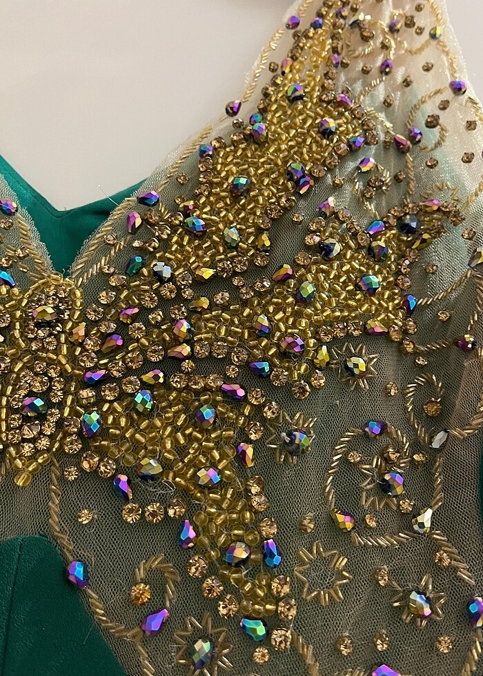 Arkası Kelebek Desenli Zümrüt Yeşili Abiye - Görsel 5