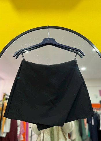 Zara Siyah Mini Asimetrik Şort Etek - Görsel 4