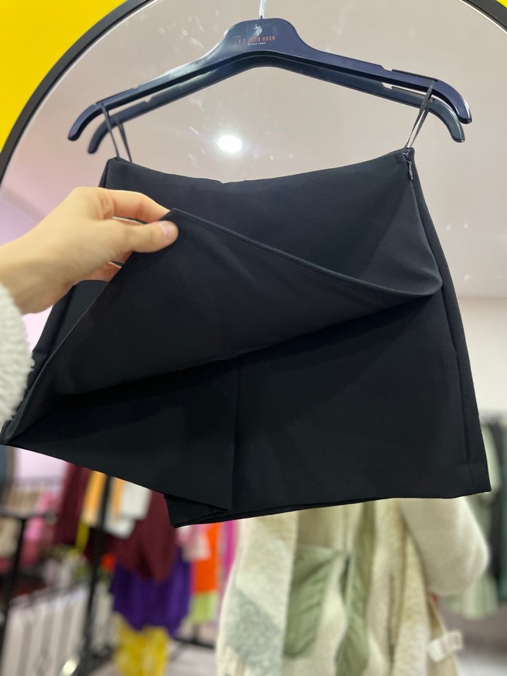 Zara Siyah Mini Asimetrik Şort Etek - Görsel 5