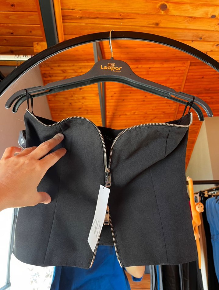 Zara Siyah Straplez Fermuarlı Bustiyer - Görsel 3