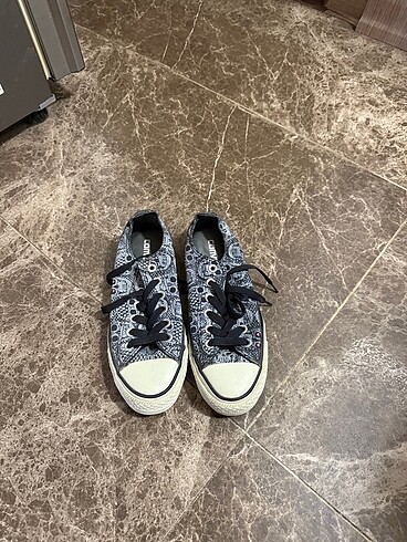 Converse 37