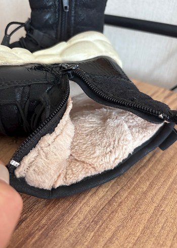 Siyah Çocuk Kaymaz Cırtlı Bot - Görsel 5