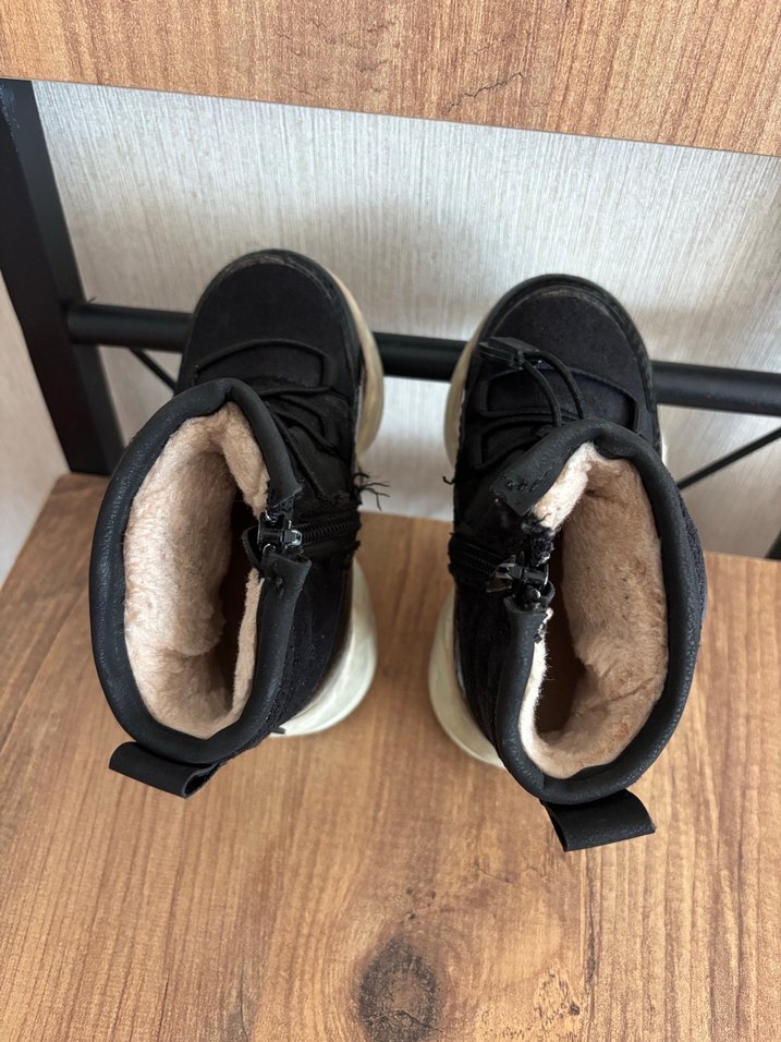 Siyah Çocuk Kaymaz Cırtlı Bot - Görsel 3