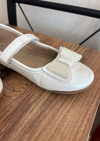 Kız Çocuk Beyaz Fiyonk Detaylı Babet - Görsel 2