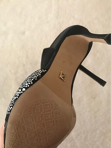 Topuklu ayakkabı orjinal marka - Görsel 8
