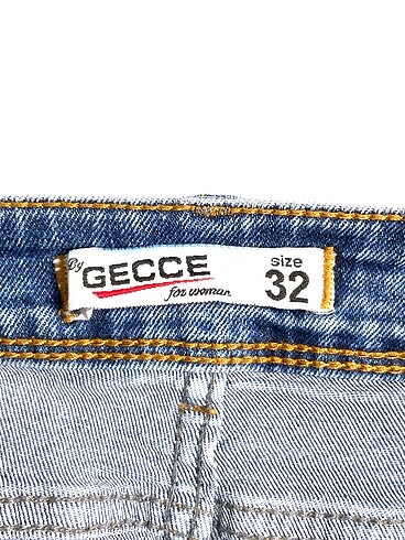32 Beden mavi Renk Diğer Jean / Kot %70 İndirimli.