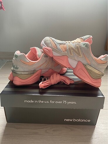 New Balance 9060