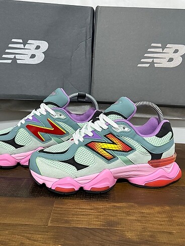 39,5 Beden New Balance 9060 Dar Kalıptır