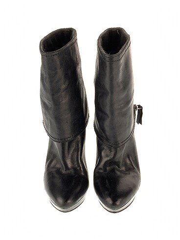38 Beden Nine West Bot %70 İndirimli.