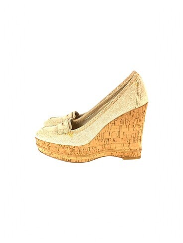 Nine West Dolgu Topuk %70 İndirimli.