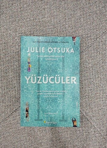 Yüzücüler Julie Otsuka