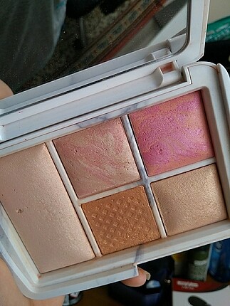 Hourglass ambient palette palet