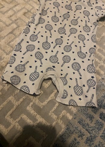 LC Waikiki Beyaz Gri Desenli Kısa Kollu Bebek Tulum