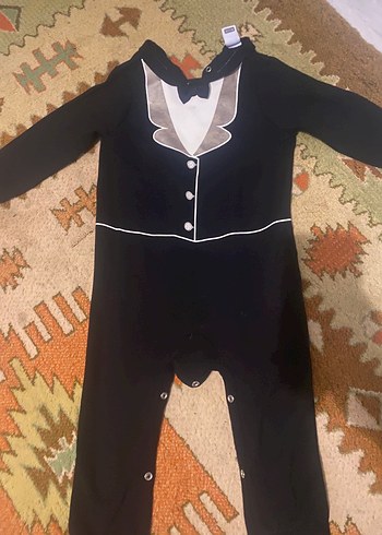 LC Waikiki Düğmeli Siyah Goth Bebek Tulumu
