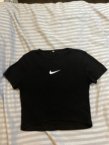 Siyah nike kısa kollu crop