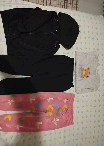 Kız Bebek Kapüşonlu Fermuarlı 4 Parça Takım