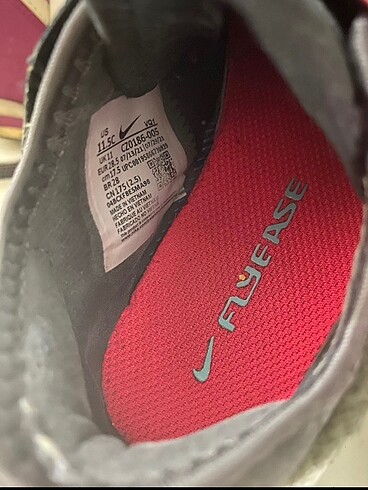 28 Beden Nike çocuk spor ayakkabı