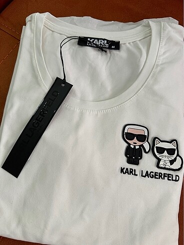 m Beden beyaz Renk Karl Lagerfeld marka uzun kol üst