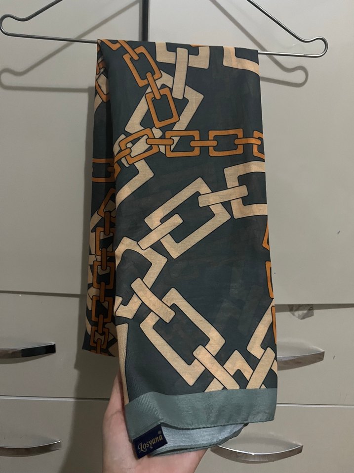 Zincir Detaylı Yeşil krem rengi desenli Şal - Görsel 3