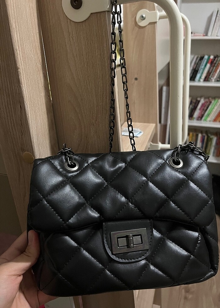 Siyah çanta - Görsel 2