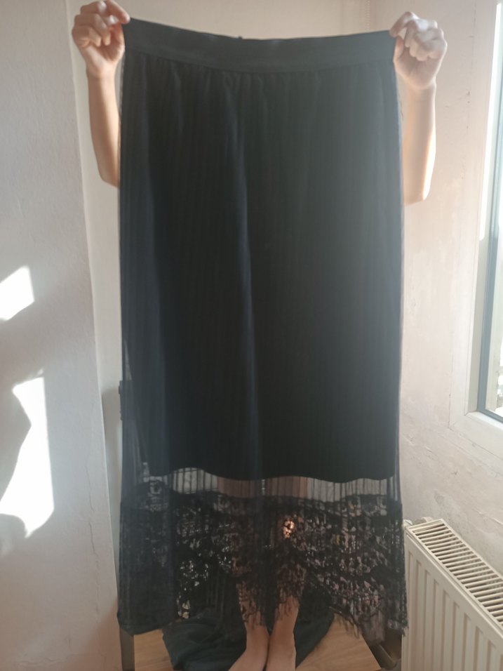 Piliseli Siyah Uzun etek - Görsel 3