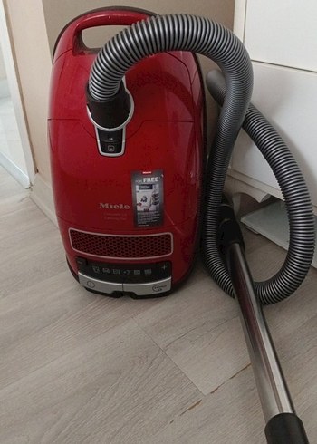 Kırmızı Miele Elektrikli Süpürge