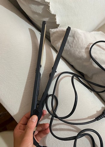 Siyah Saç Düzleştirici - Görsel 3