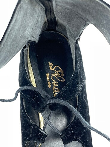 37 Beden siyah Renk PreLoved Stiletto %70 İndirimli.