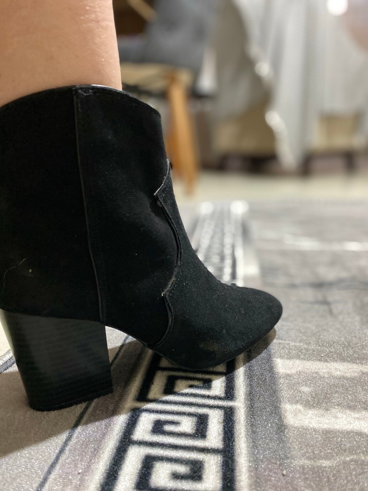 Siyah Süet Kemerli Blok Topuk Bot - Görsel 4