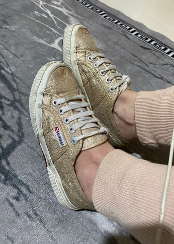 Altın Parlak Kadın Spor Ayakkabı - Görsel 3