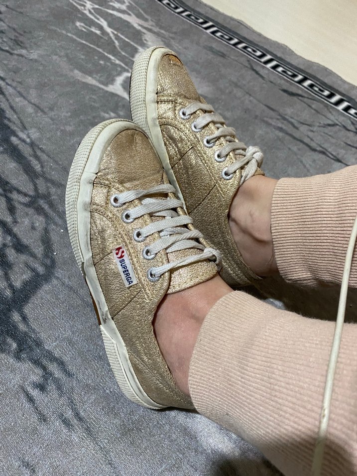 Altın Parlak Kadın Spor Ayakkabı - Görsel 3