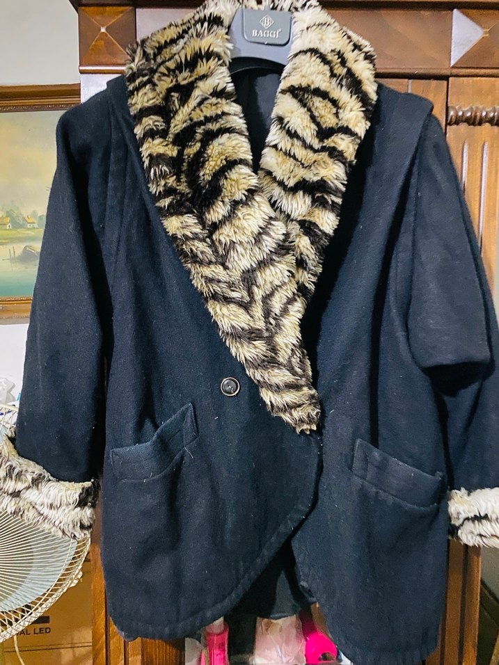 BAGGI Siyah Kaban, Kürklü Yaka Detaylı - Görsel 2