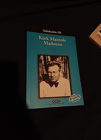 KÜRK MANTOLU MADONNA