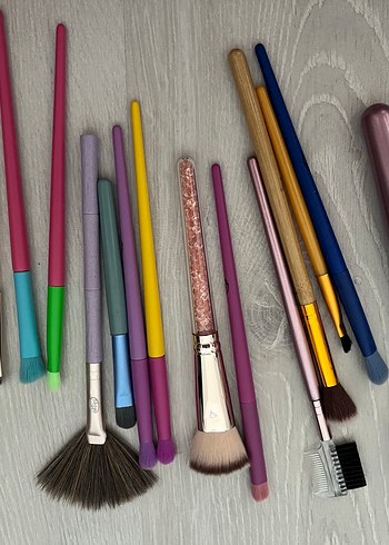 Pastel Renkli Çoklu Makyaj Fırça Seti - Görsel 2