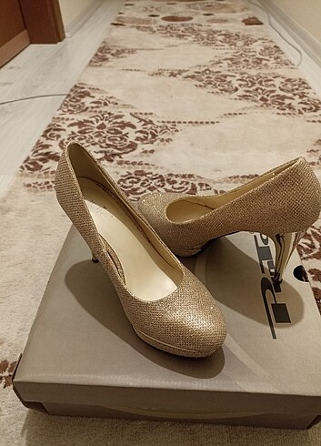 37 Beden Stiletto