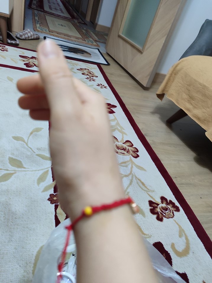 Kelebek Figürlü Kırmızı Boncuklu Bileklik - Görsel 4