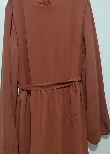 Uzun Kat Katlı Kadın Kiremit Elbise - Görsel 3