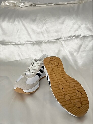 39 Beden Adidas Run spor ayakkabı