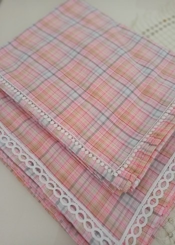 Pembe Nakışlı Ekoseli Masa Örtüsü - Görsel 2